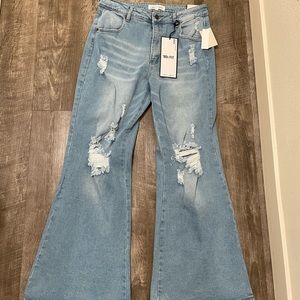 New Almost Famous flair jeans
